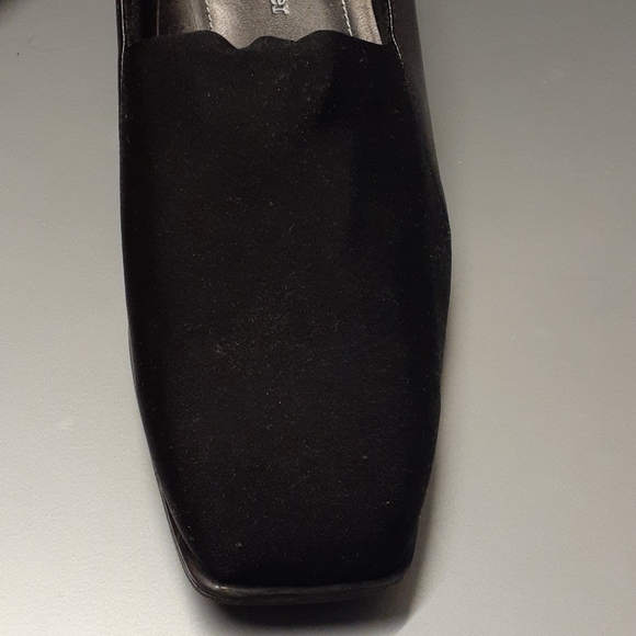 Naturalizer, Black shoes, Size 9WW - Picture 3 of 4